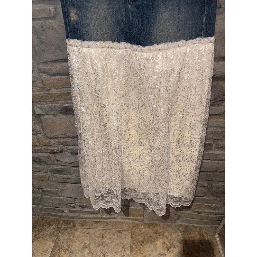 Levi’s denim and Lace Skirt size 11L EUC - Picture 3 of 9